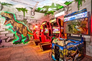 Games room - Amazing Themes | Luxury Villa | FREE Arcade & Theater (Kissimmee)