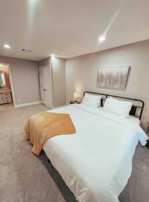 3 soverom, strykejern/-brett, wi-fi (inkludert) og sengetøy