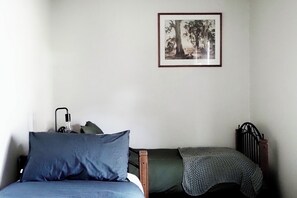 3 bedrooms, desk, iron/ironing board, travel crib