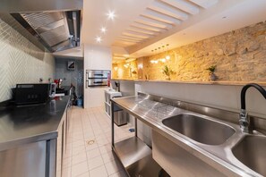 Fridge, microwave, stovetop, coffee/tea maker - Grand loft au Style Raffine - Paris 13 - 3P (Paris)