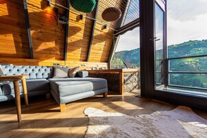 King Suite Room  4 | リビング エリア | 床暖房