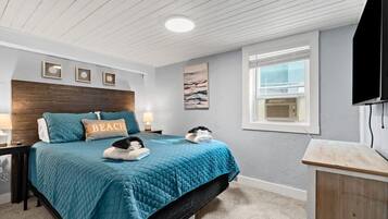 2 bedrooms, desk, iron/ironing board, WiFi