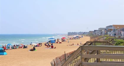 The Cammie Cabana | Pet Friendly | Steps to Beach