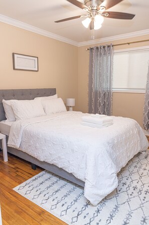 2 bedrooms, desk, iron/ironing board, free WiFi