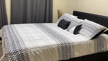 2 bedrooms, desk, free WiFi, bed sheets