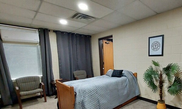 2 bedrooms, desk, free WiFi, bed sheets