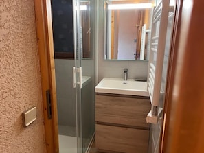 Bathtub