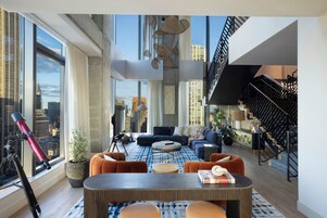 Smart TV 55 polegadas com canais digitais, TV, Netflix