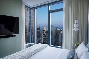 Minibar, in-room safe, desk, laptop workspace - Virgin Hotels New York City (New York)