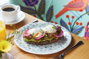 Petit déjeuner préparé sur commande servi tous les jours en supplément