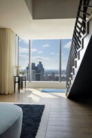 Smart TV 55 polegadas com canais digitais, TV, Netflix