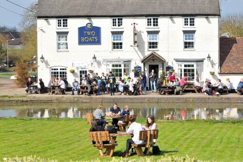 Boutique Narrowboat in the heart of Warwickshire