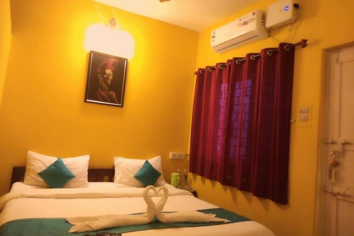 Standard-Dreibettzimmer, Raucher, eingeschränkter Meerblick | Bettwäsche aus ägyptischer Baumwolle, hochwertige Bettwaren