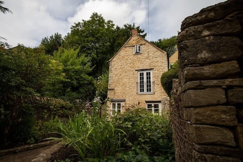 Beautiful Cotswolds Cottage & Garden