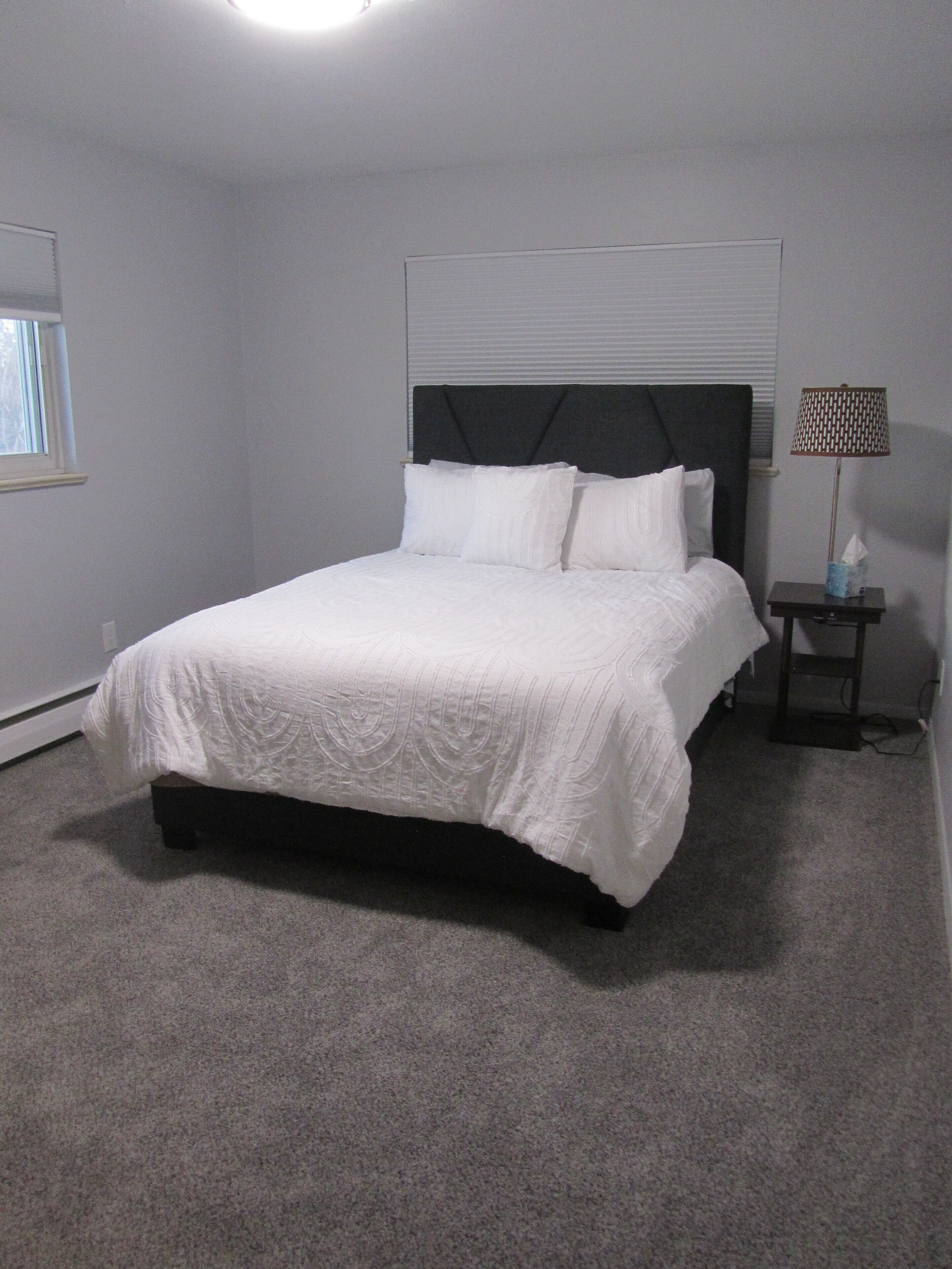 2 habitaciones, escritorio, tabla de planchar con plancha y wifi gratis 