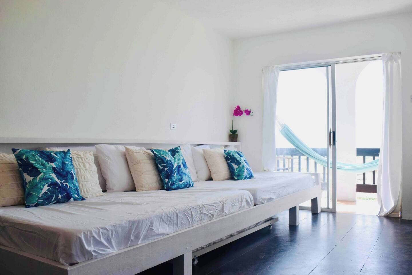 2 slaapkamers, een strijkplank/strijkijzer, wifi, beddengoed