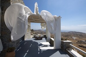 Junior Suite | View from room - Mykonos Teatro Suites and Villa (Mykonos)