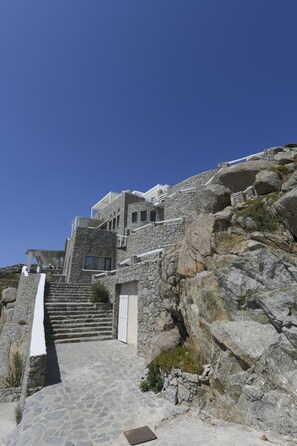 Exterior - Mykonos Teatro Suites and Villa (Mykonos)