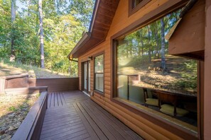 Terrace/patio - Luxury Rock Creek Cabin: 4BR/3BA Retreat Near Lake Hamilton & Hot Springs (Hot Springs)