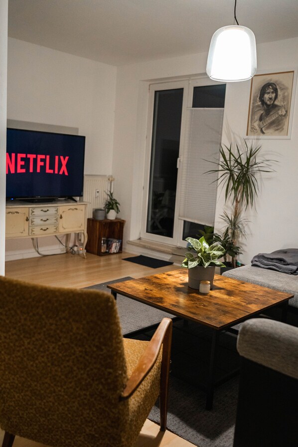 Smart TV, books, printers - Ruhiges Apartment mit großem Balkon (Leipzig)