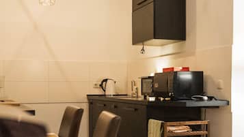 Smart TV, libros y impresora