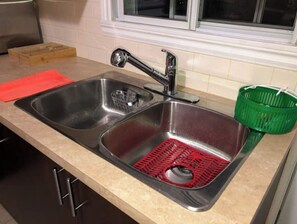 Fridge, microwave, oven, coffee/tea maker