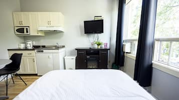 Economy-Loft | 1 Schlafzimmer, Schreibtisch, laptopgeeigneter Arbeitsplatz