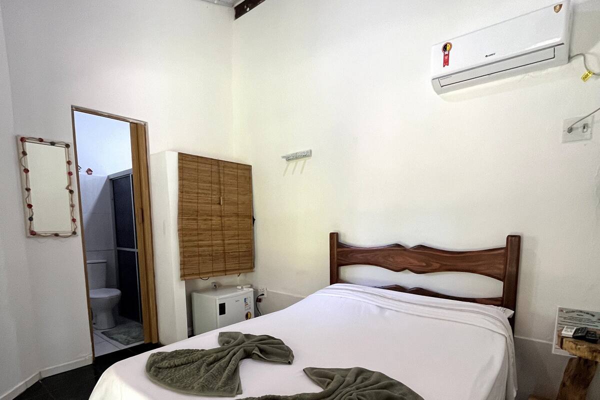 Minibar, free WiFi, bed sheets