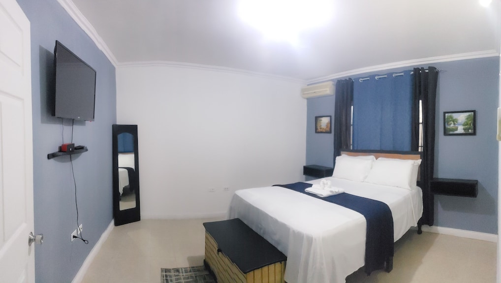 Homey Bjorn Chateau, Super Quiet, Relaxing & Clean, Great For Family Or Friends. - Kingston