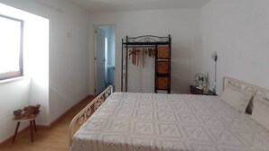 Casa de campo tradicional | 2 quartos, cortinas blackout, ferros/tábuas de passar roupa