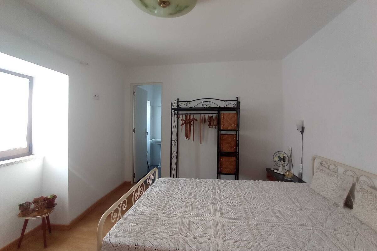 Cottage Tradisional | 2 kamar tidur, tirai kedap cahaya, dan setrika/meja setrika