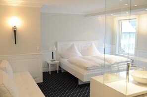 Standard Triple Room - Boutique Hotel am Rathaus - Reblaus (Ulm)
