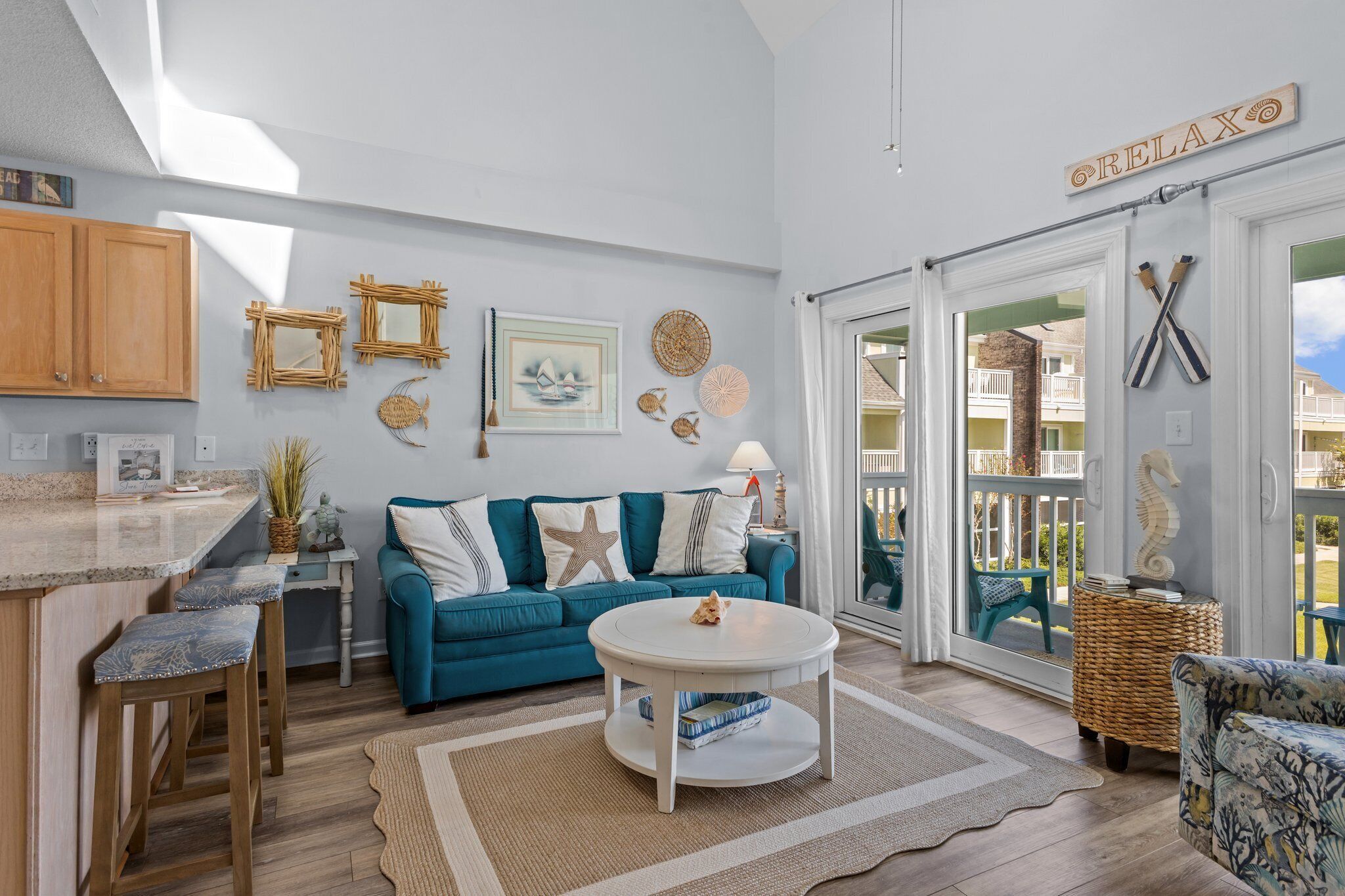 Oceanfront complex in Emerald Isle! 2 bd/2 bath - 3 Pools, Gym & Tennis Courts!