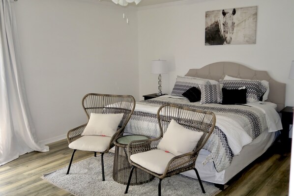 3 bedrooms, desk, iron/ironing board, free WiFi