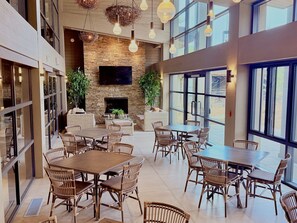 Free daily buffet breakfast - The Bradstan Boutique Hotel (Eldred)