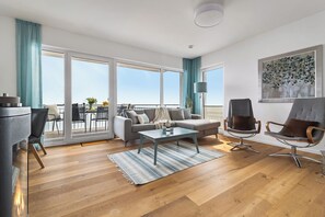 TV, fireplace, stereo - "Ocean Lodge2" Baltic Sea vacation with 3 minutes walk to the beach, fireplace and sea view (Olpenitz)