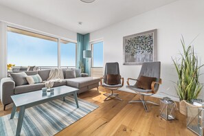 TV, fireplace, stereo - "Ocean Lodge2" Baltic Sea vacation with 3 minutes walk to the beach, fireplace and sea view (Olpenitz)