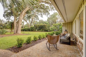 Property grounds - 163 North Sea Pines Drive (Hilton Head Island)