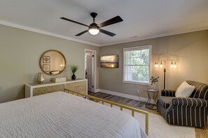 3 개의 침실, 다리미/다리미판, 침대 시트