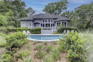 Outdoor pool - 34 Mooring Buoy (Hilton Head Island)