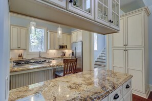 Private kitchen - 3 Cottage Court (Hilton Head Island)