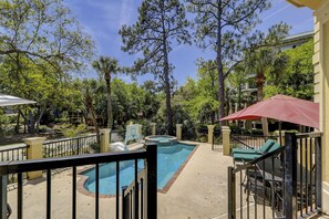 Outdoor pool - 15 North Forest Beach (Hilton Head Island)