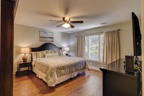 4 habitaciones, tabla de planchar con plancha y ropa de cama 