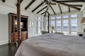 5 slaapkamers, een strijkplank/strijkijzer, beddengoed