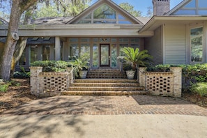 Exterior detail - 20 Turnberry Lane (Hilton Head Island)