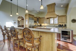 Microwave, oven, stovetop, dishwasher - 19 Pelican (Hilton Head Island)