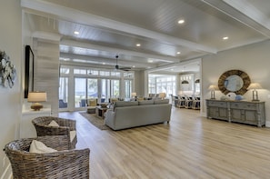 Televisión, mesa de ping pong