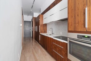 Kühlschrank, Ofen, Herdplatte, Geschirrspüler