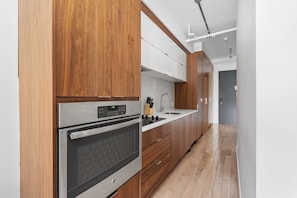 Kühlschrank, Ofen, Herdplatte, Geschirrspüler