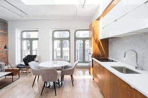 Kühlschrank, Ofen, Herdplatte, Geschirrspüler